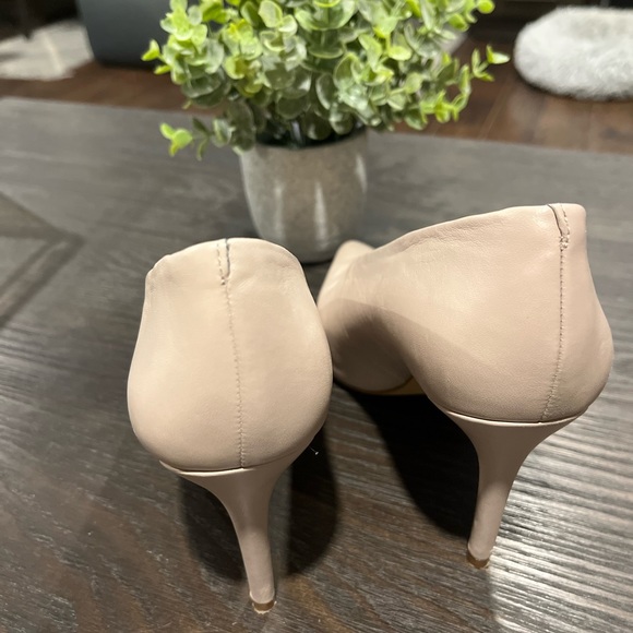 Vince Camuto leather pumps - Picture 2 of 4